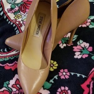 Tan Steve Madden Pumps